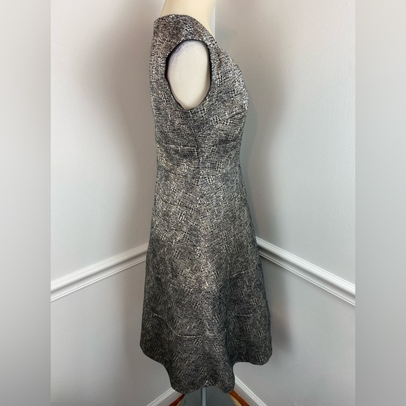 ANNE KLEIN Sleeveless Black & Gold Metallic V-Neck A-Line Dress | Size 4 - Picture 6 of 14